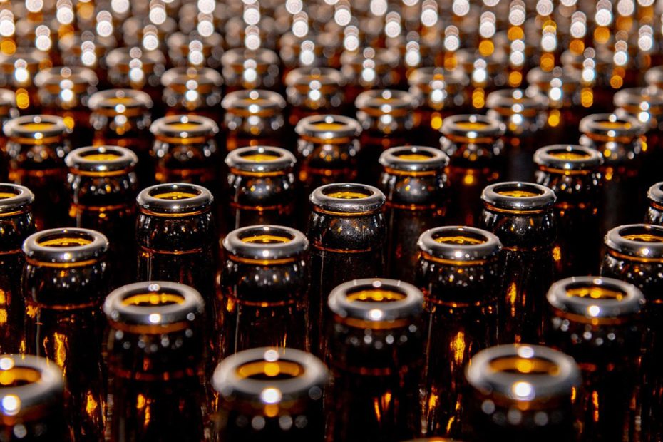 Packaging Beer Bottles vs. Cans Brew Movers